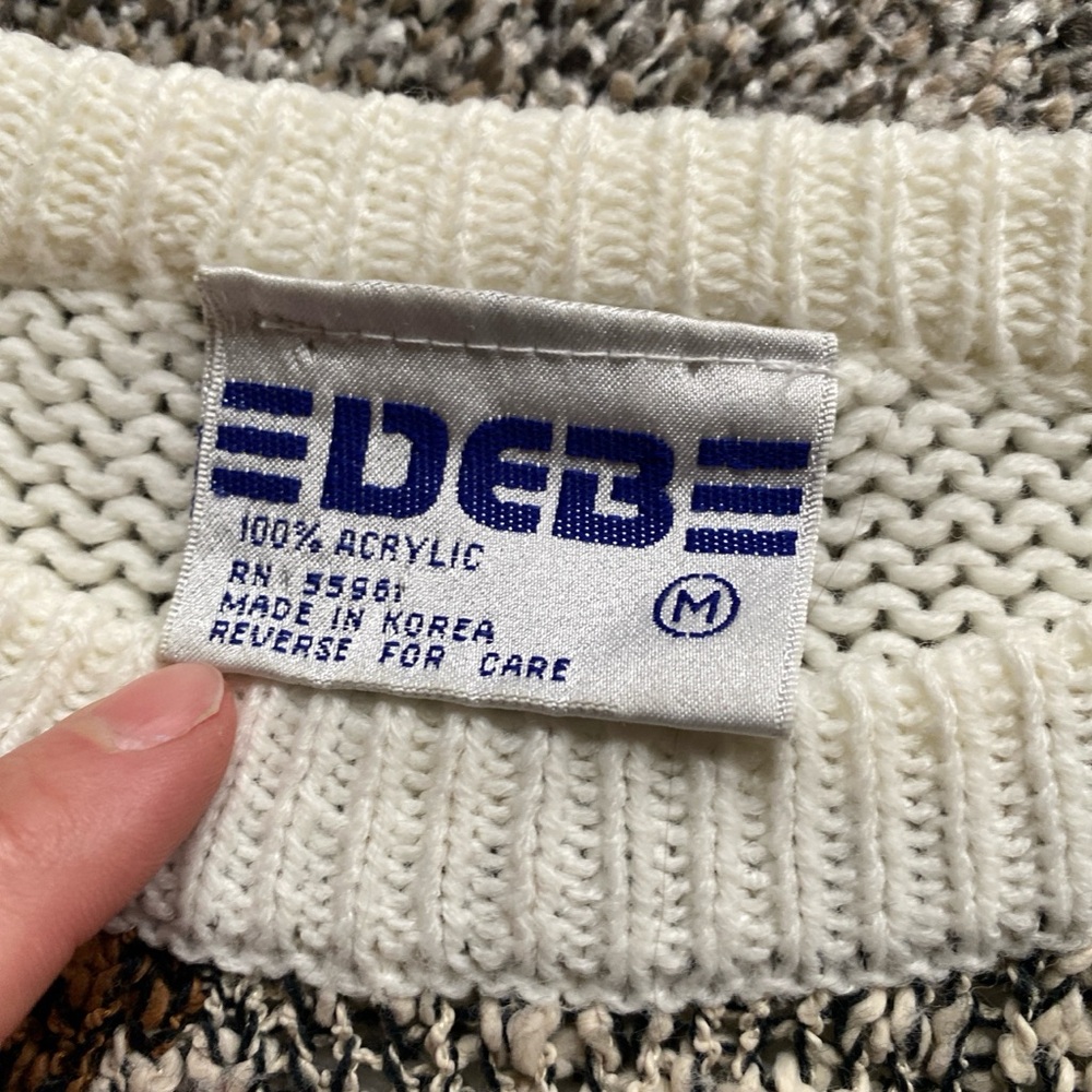 VTG DEB Patterned Sweater - Picture 4 of 7